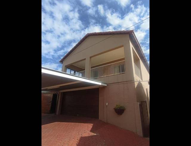 2 BEDROOM PROPERTY TO RENT IN HELDERKRUIN
